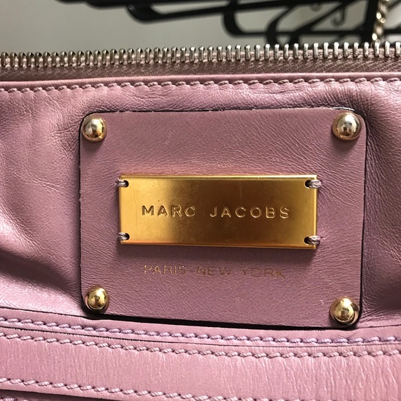 Lavender Marc Jacobs purse, great condition - Picture 2 of 3